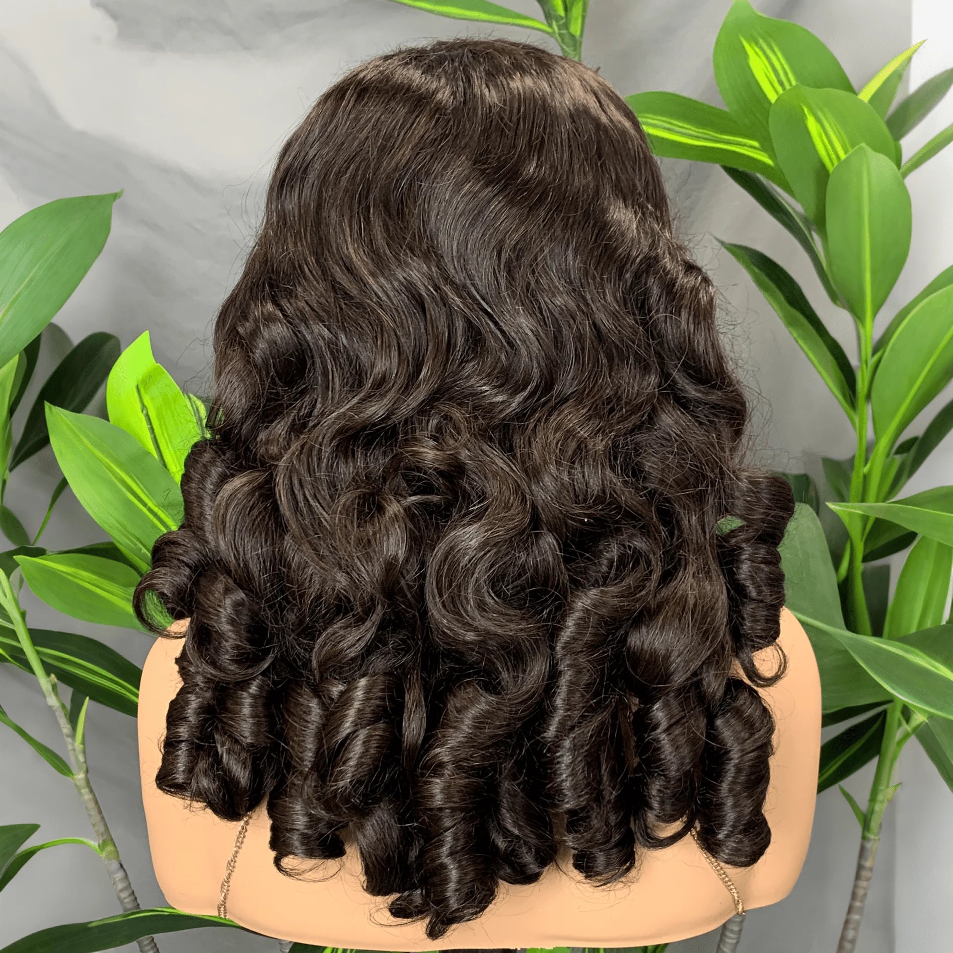 Double Drawn Loose Bouncy Wig 300% Density 5x5 Front Lace Loose Bouncy Curly Wig 100% Human Hair Loose Bouncy Wig for Women